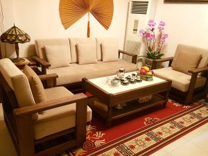 Vì sao cần vệ sinh đệm ghế gỗ thường xuyên?